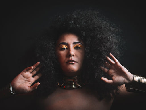 Claudine Albuquerque apresenta show “Raiz Exposta” no Cineteatro São Luiz