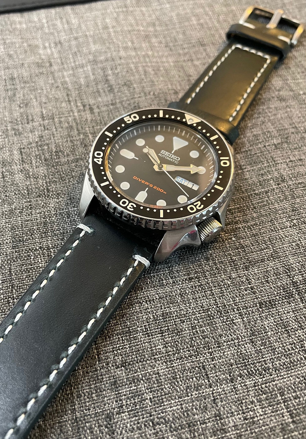 Thumbnail: Premium tanned stitched leather watch strap / Matte Black