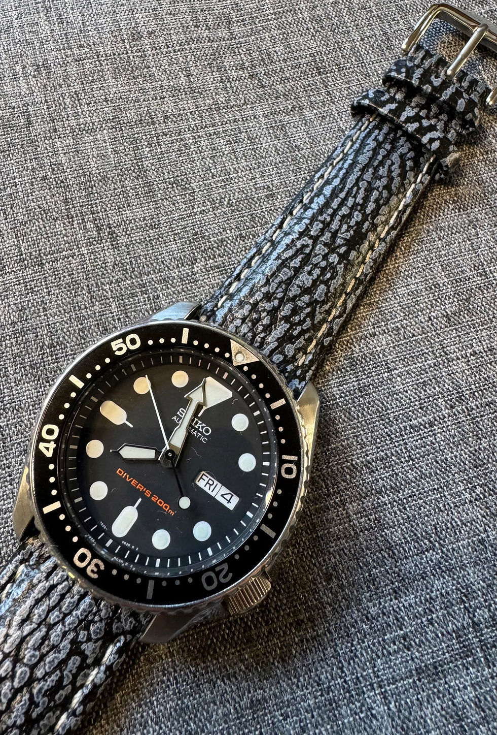 Thumbnail: Lizard Pattern Grey / Quality genuine leather watch strap