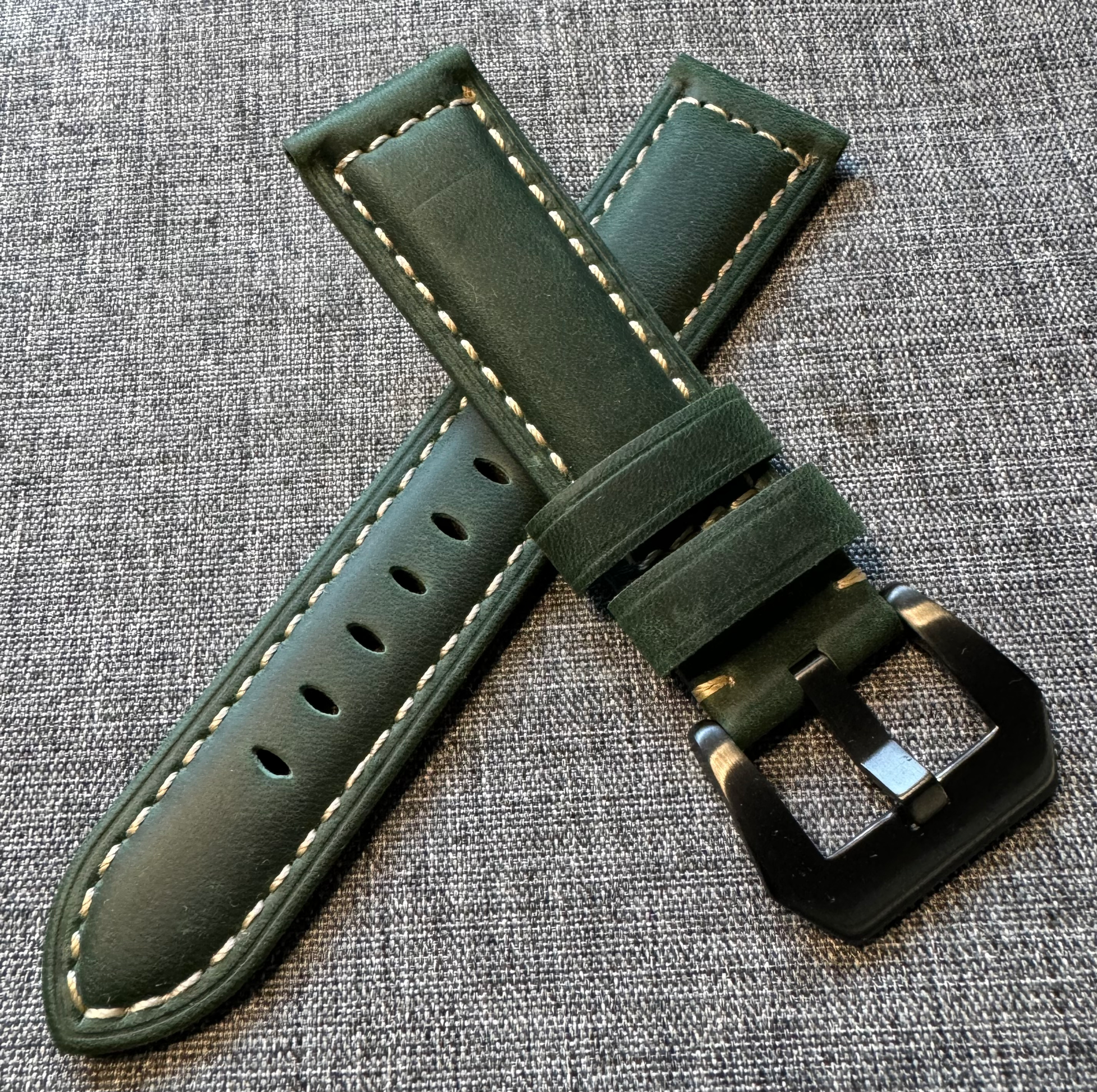 Full Grain Vegetable Tanned Leather Watch Strap / PVD Steel / Green / 20mm/22mm