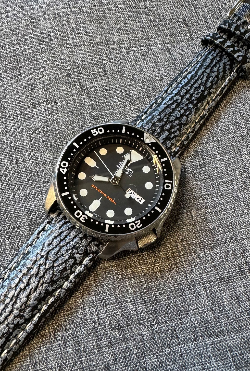 Thumbnail: Lizard Pattern Grey / Quality genuine leather watch strap