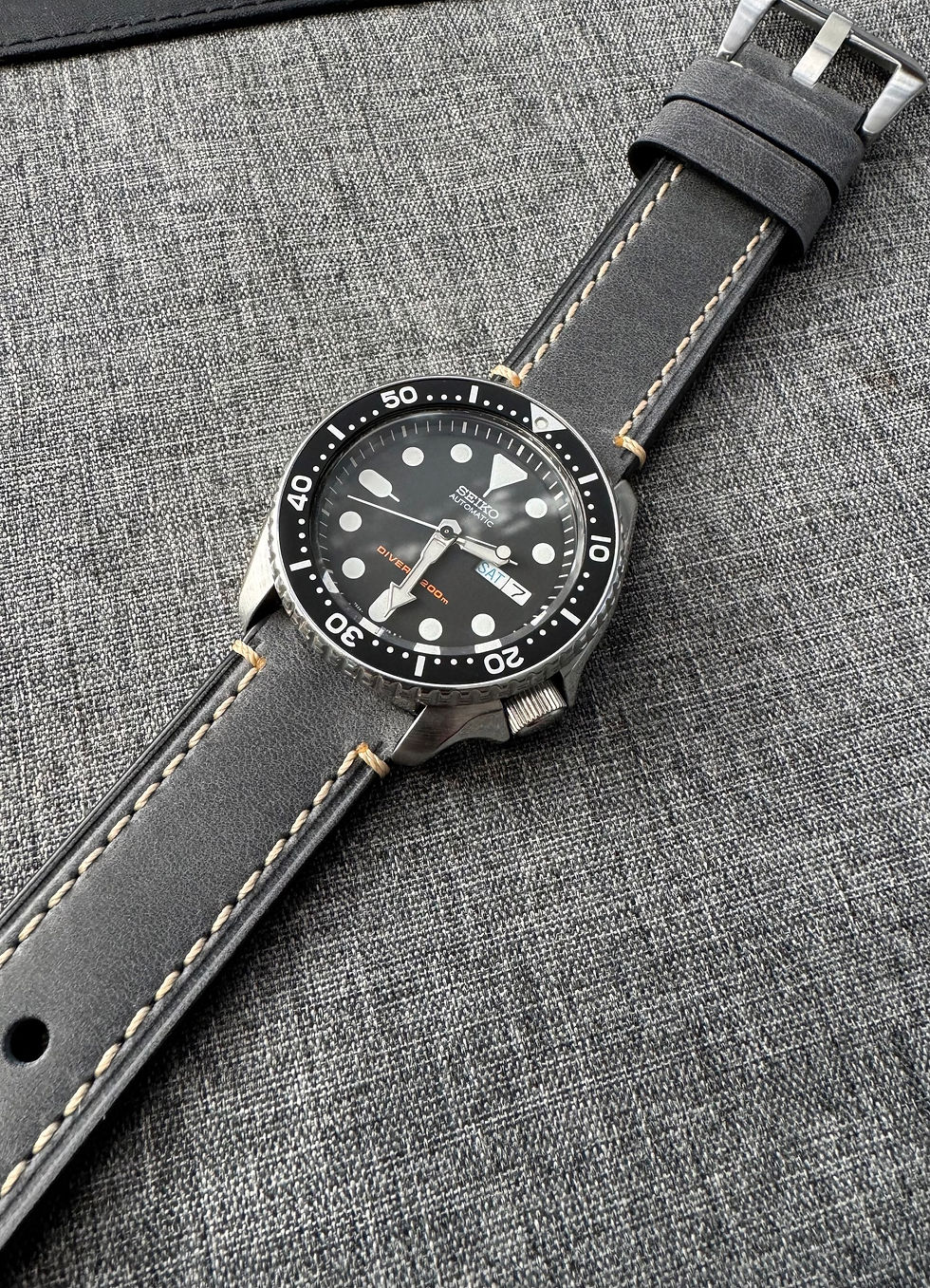 Thumbnail: Oiled Italian Leather – Premium stitched leather watch strap - Grey