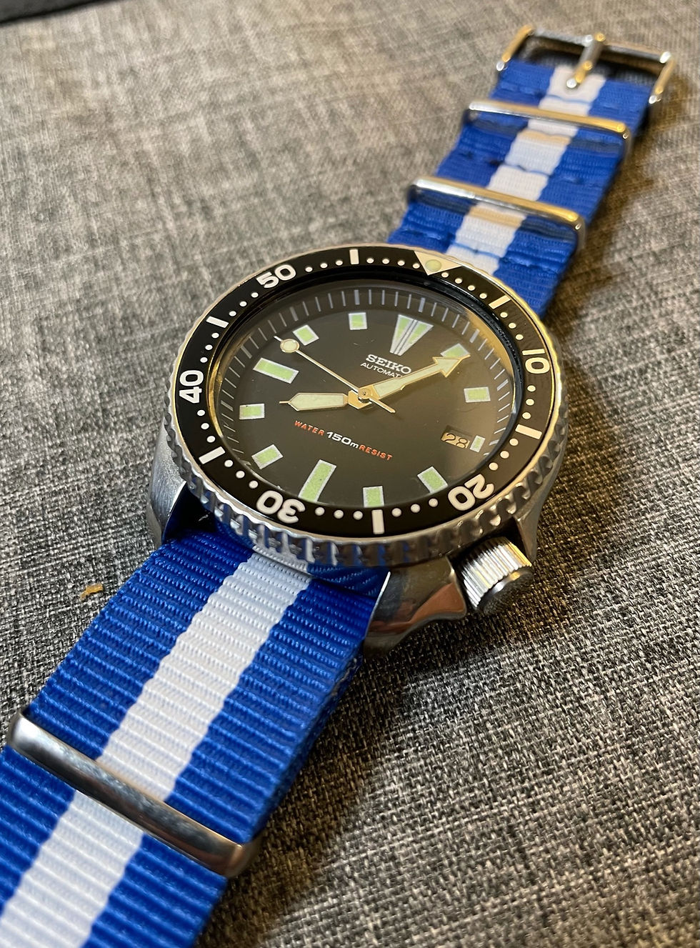 Thumbnail: Basic Nylon Military Loop Watch Strap / Blue White Stripe