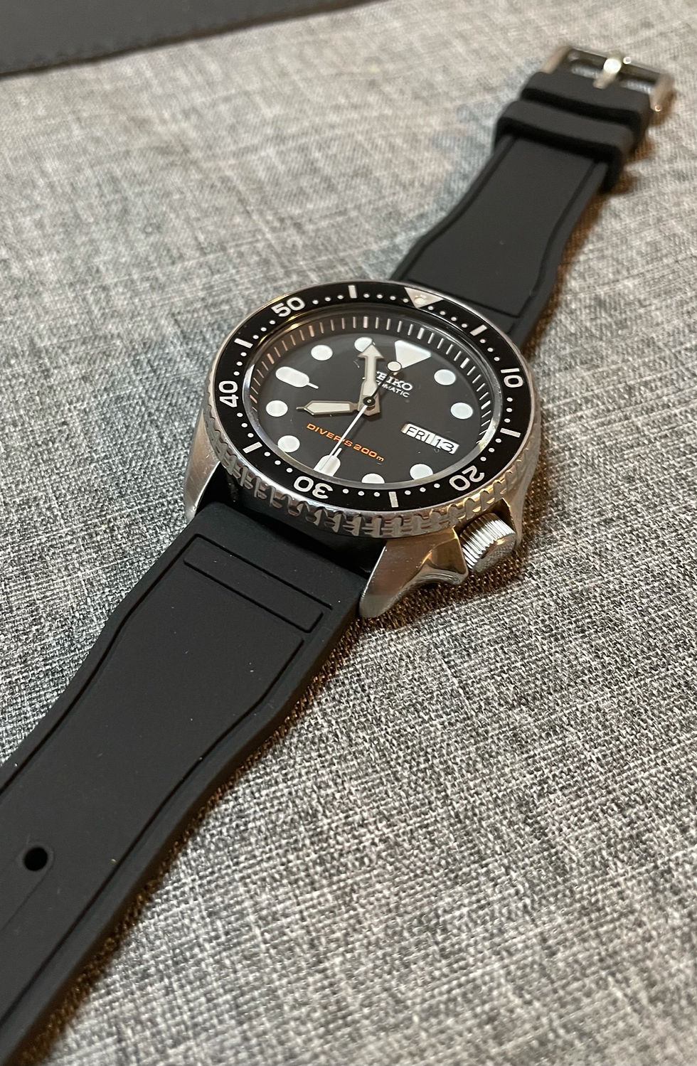 Thumbnail: Premium Natural FKM Rubber Blend Watch Strap / Black / Swiss Aviation design