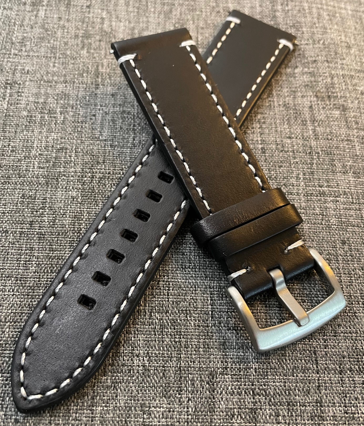 Premium tanned stitched leather watch strap / Matte Black