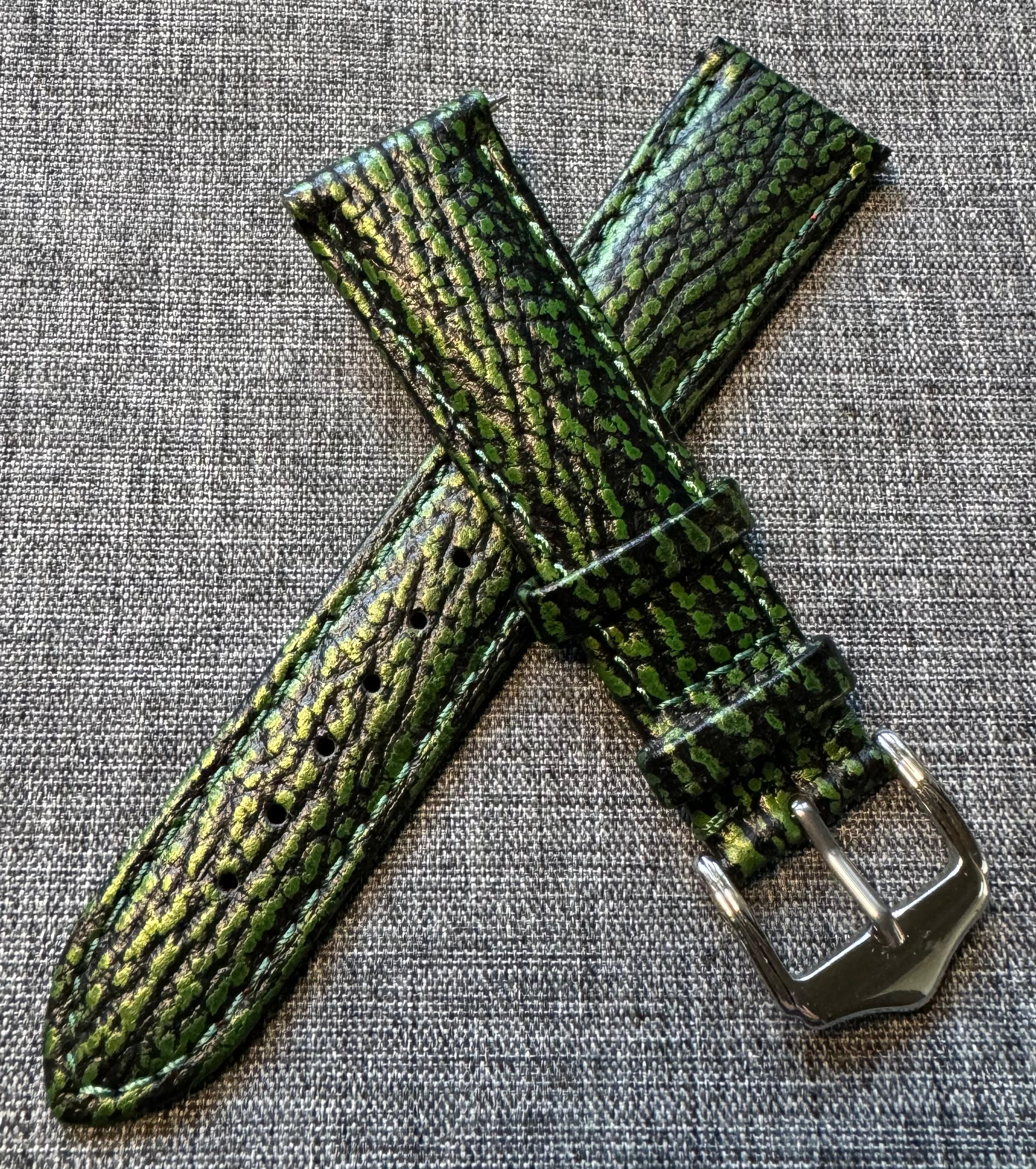 Lizard Pattern Green / Quality genuine leather watch strap