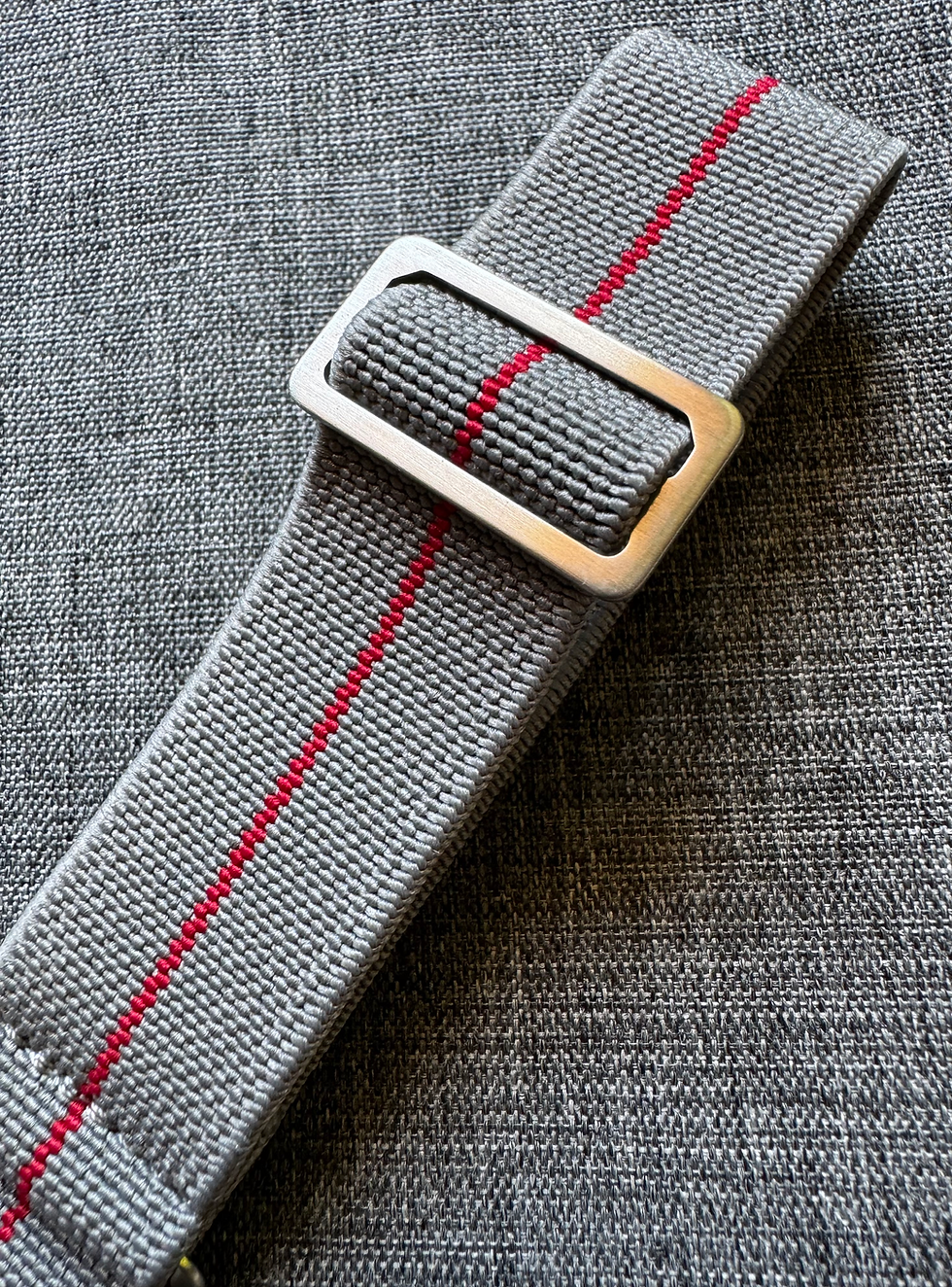 Thumbnail: Marine Nationale (MN) Nylon Strap - Light Grey / Red Stripe