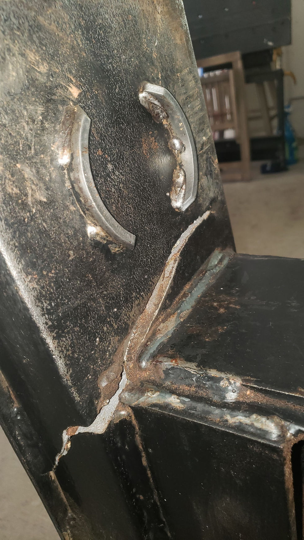 Crack in base of log splitter