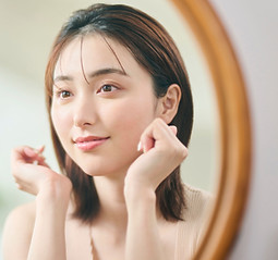 ツヤツヤした自分の髪を鏡で見ると 思わず笑顔に
