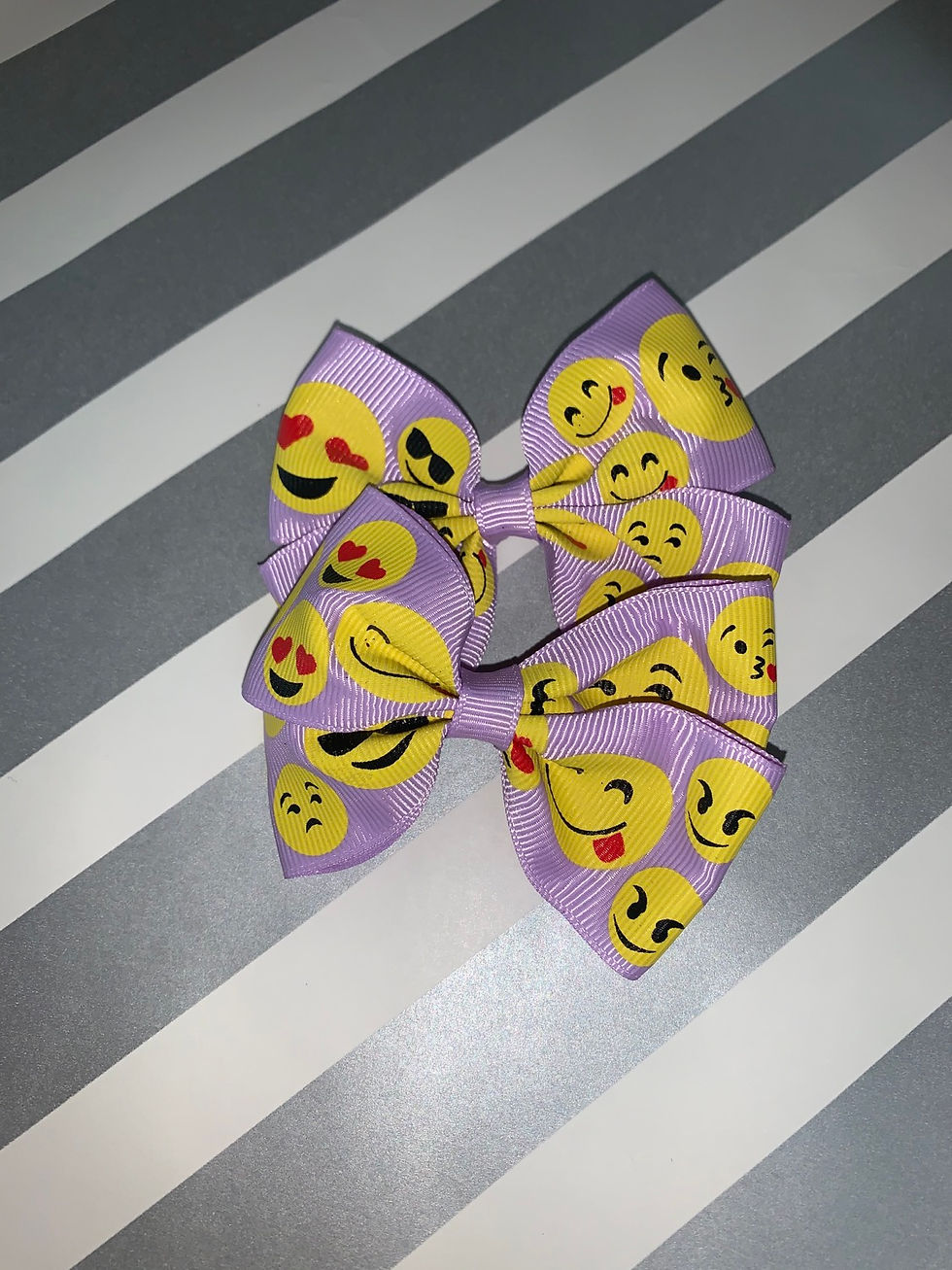 Thumbnail: Kid Emoji Bows