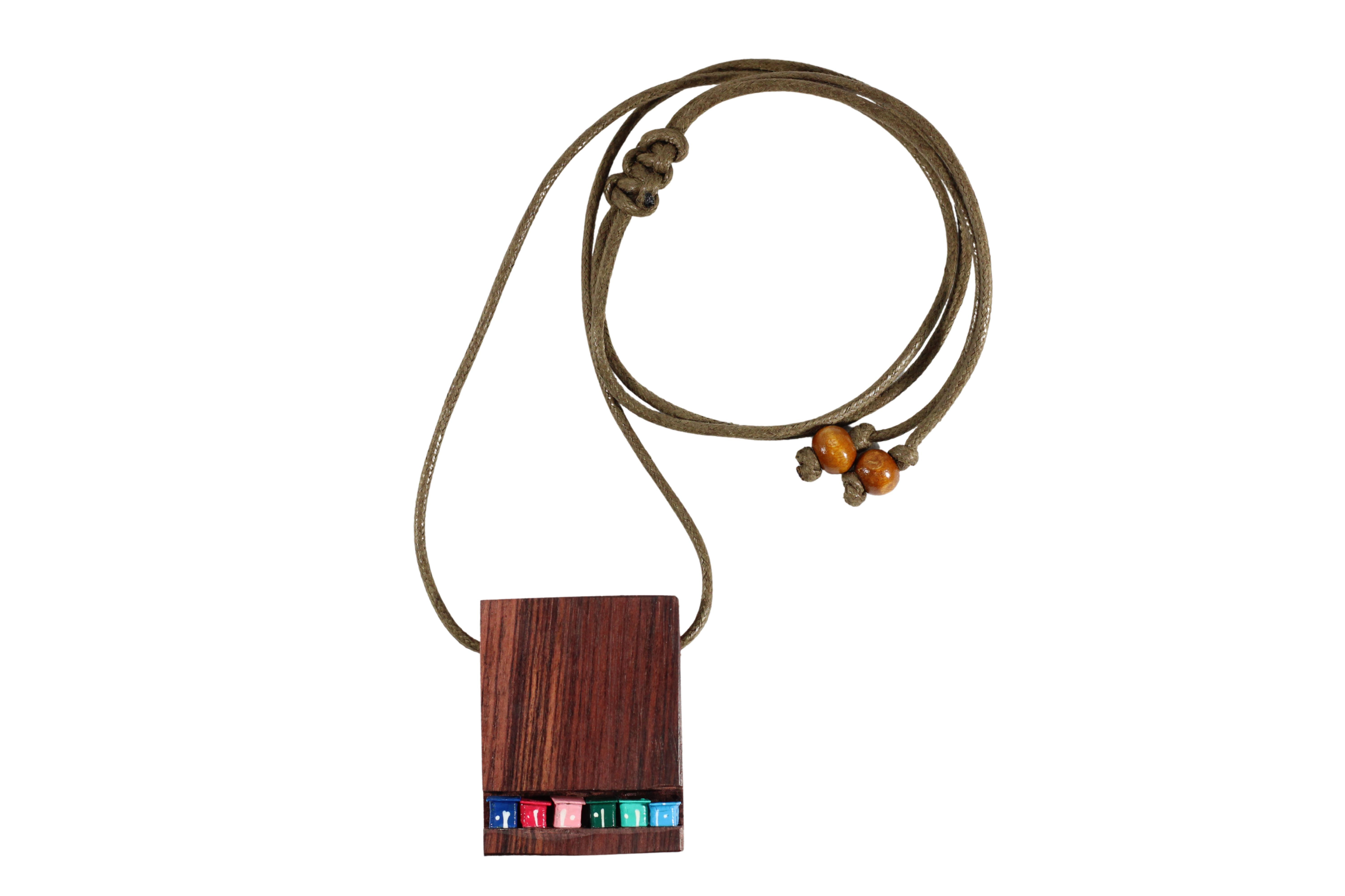 COL251 | Colar artesanal em madeira reciclada