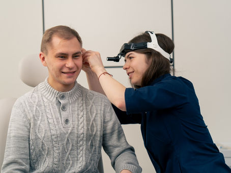 This guide compares microsuction vs ear syringing/irrigation vs manual extraction, and explains when a water-based ear wax removal method may be suitable. It’s written to help you understand the differences between ear wax suction, ear irrigation, ear syringing, and manual ear wax removal, but the safest way to choose is always an in-person ear examination (otoscopy). At MK Ear Wax Clinic, we offer clinic appointments and home visits, including same-day appointments, emergency ear wax removal, and appointments available at short notice.