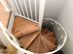 מדרגות למרתף