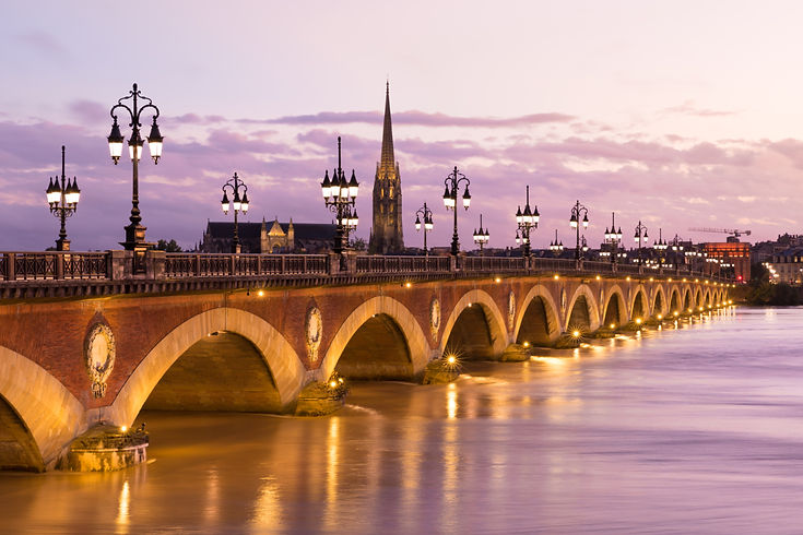 Pont de pierre au soleil couchant © Elodie Gutbrod