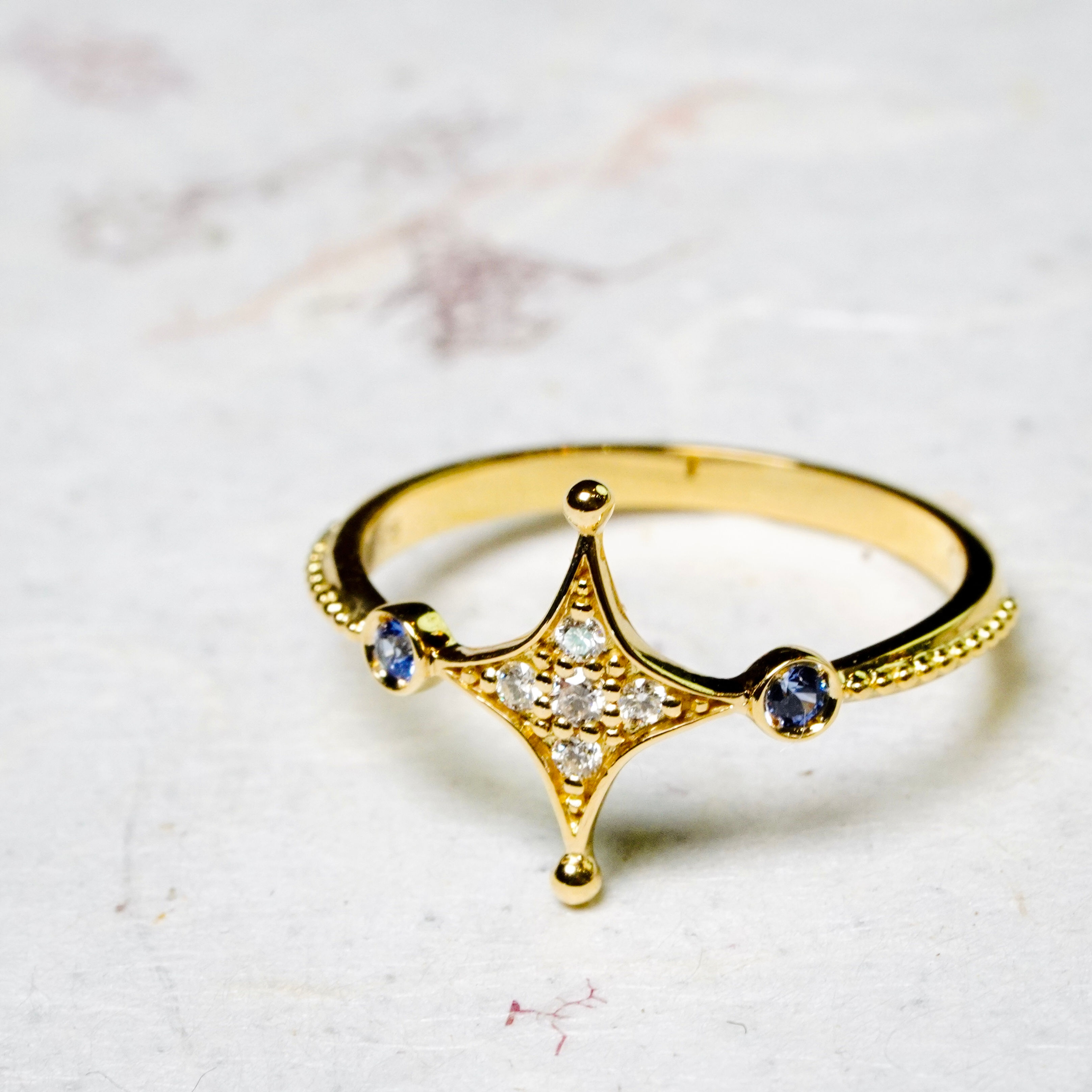 18K 藍寶石星芒鑽石尾戒