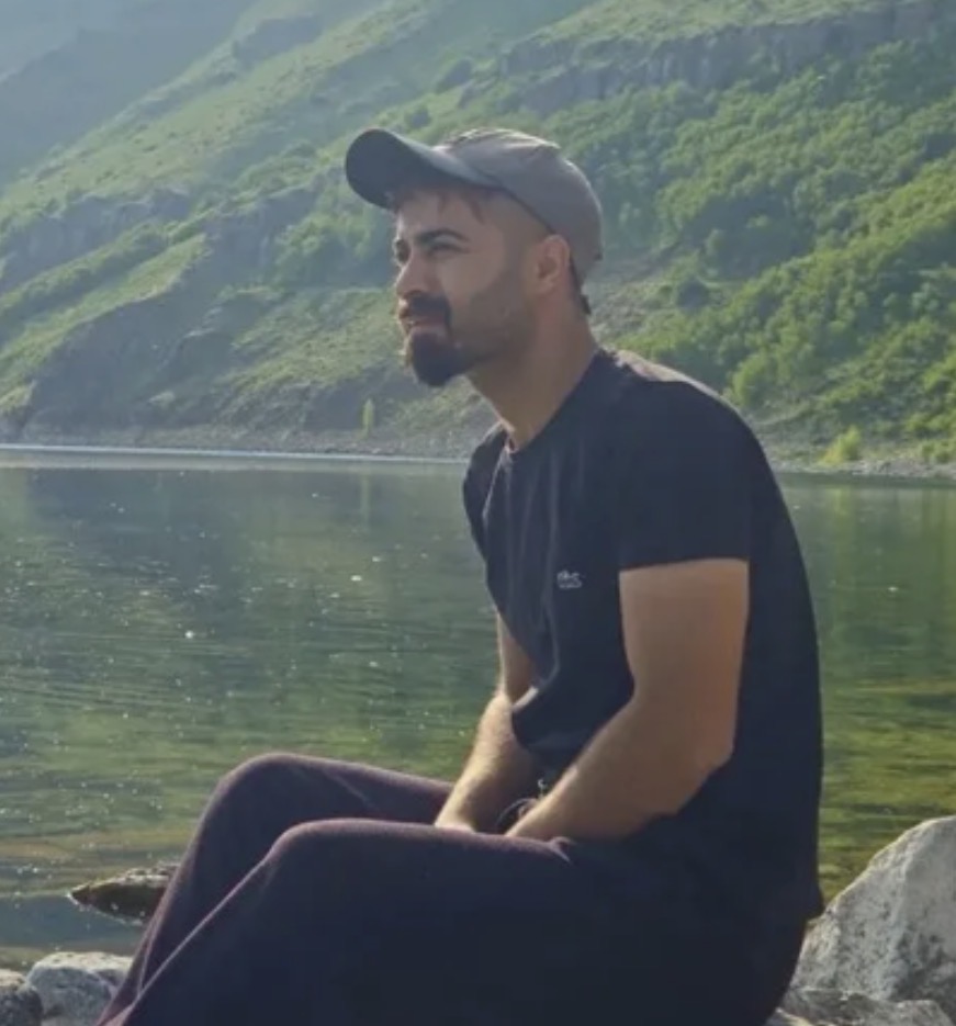 Yazarın fotoğrafı: Veysel Özçoban