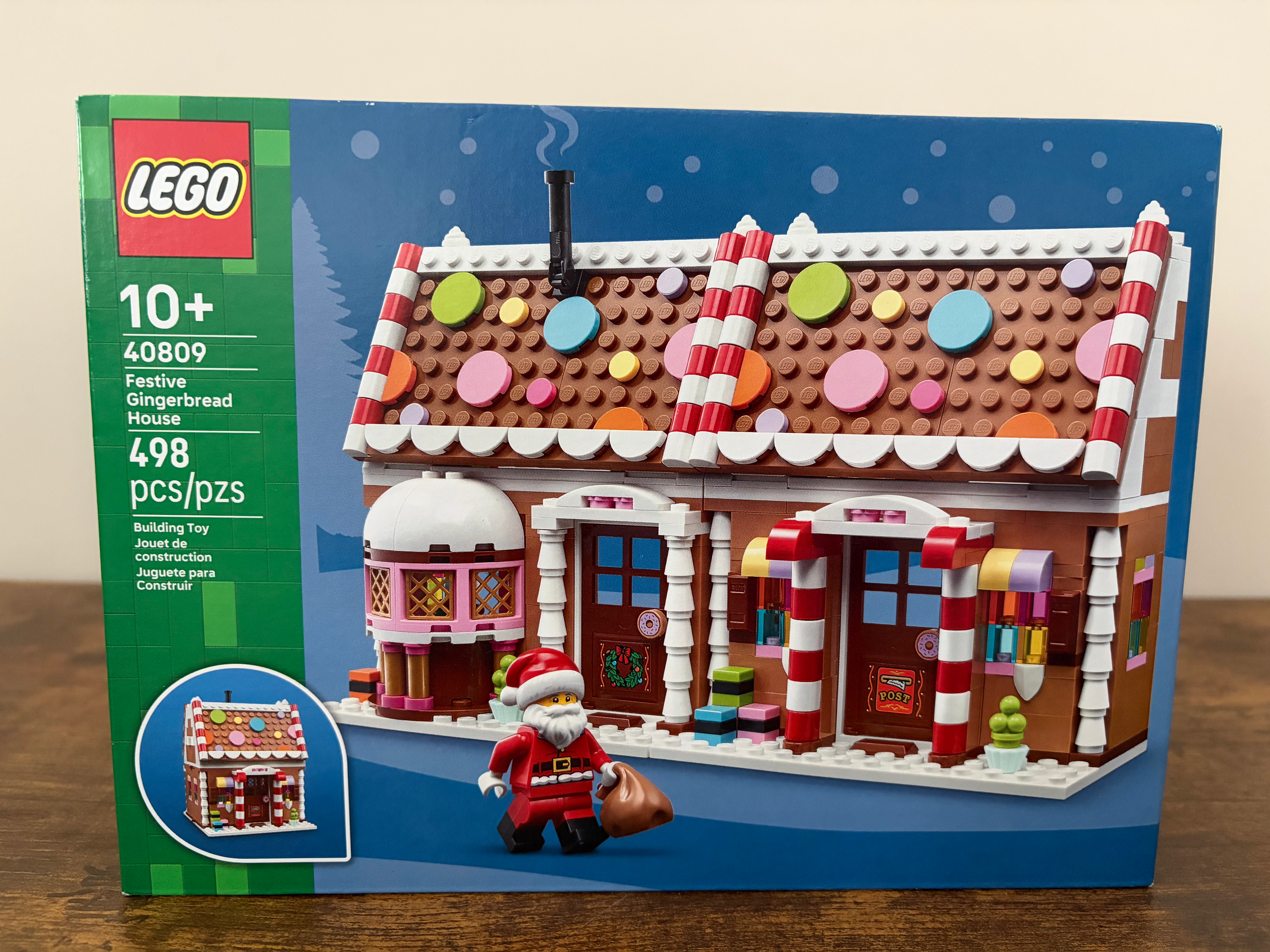 40809 Festive Gingerbread House