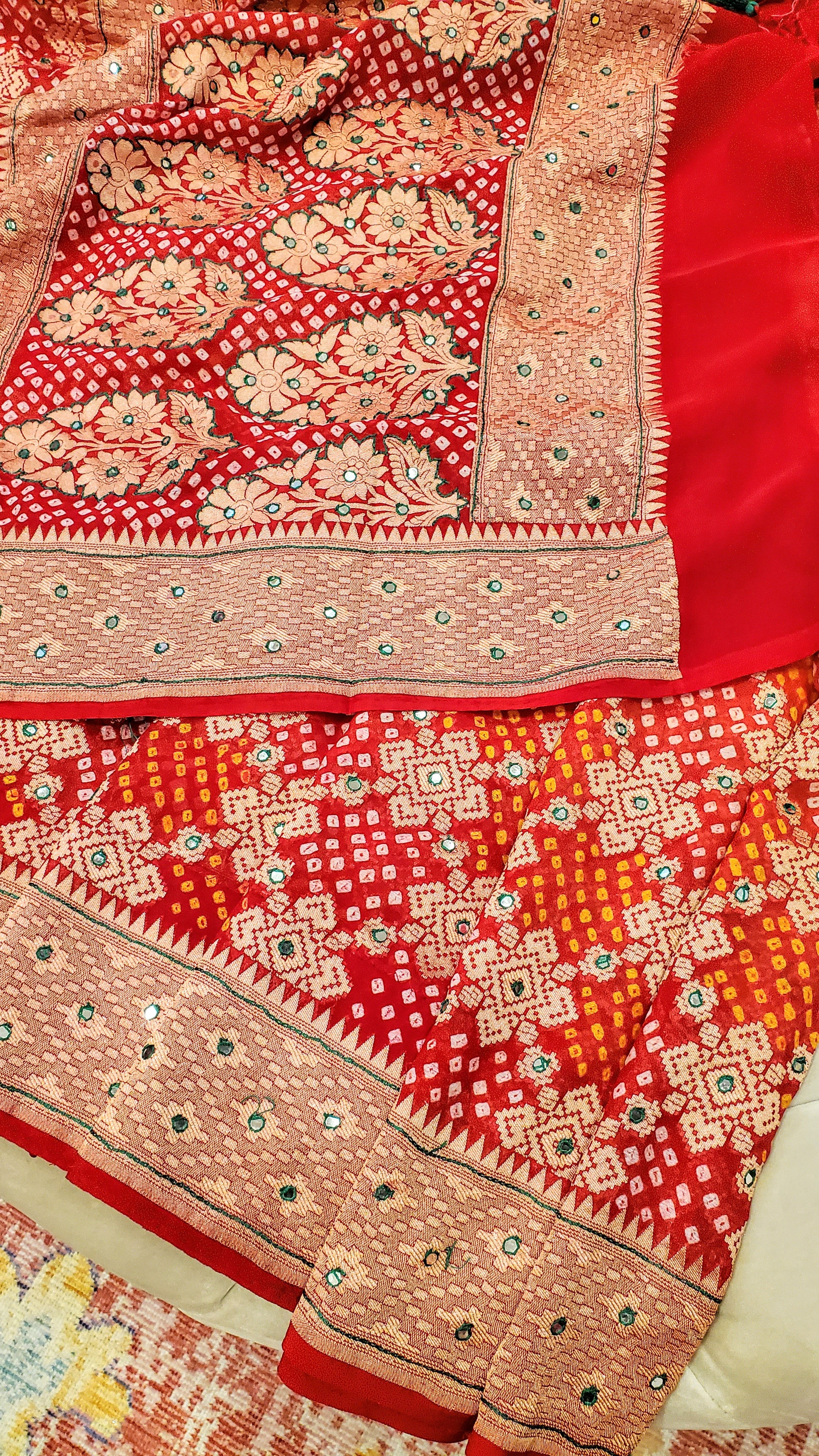 Dual tone bandhani Georgette saree with mirror work
