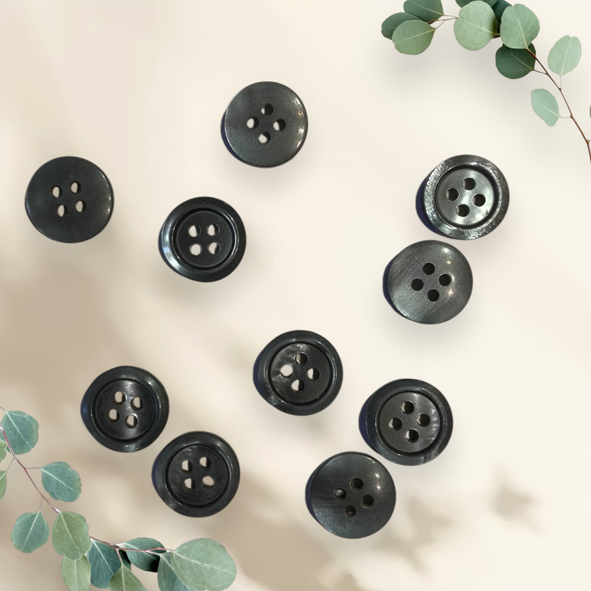 Buttons: Round 4 holes, Blue/grey, plastic