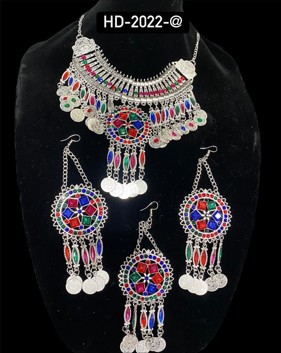 Thumbnail: Necklaces set