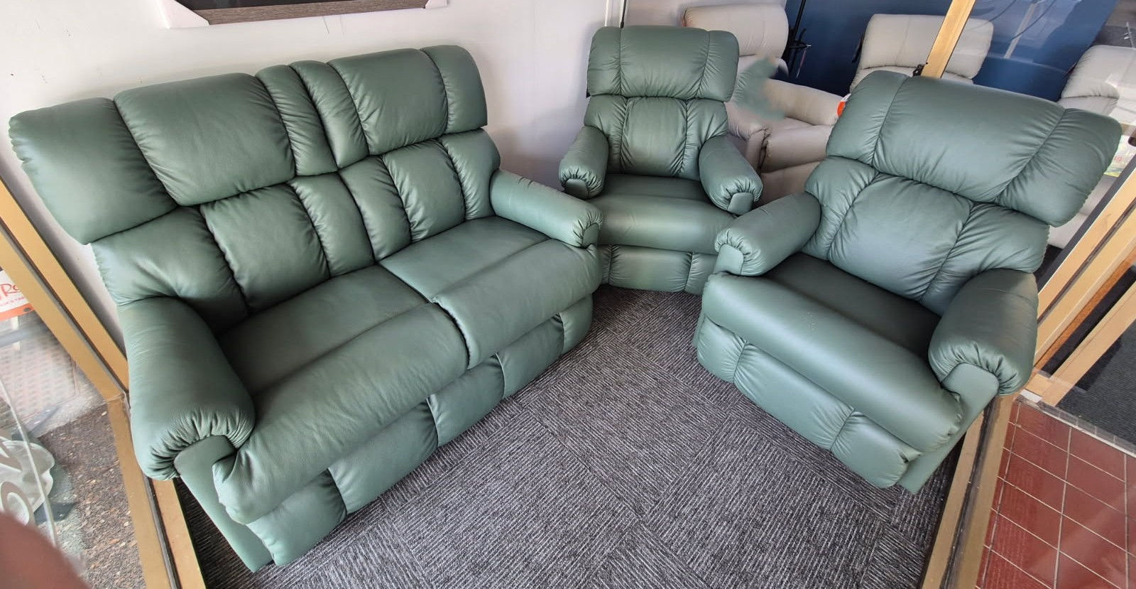 Pinnacle 2+R+R Lounge Suite Leather