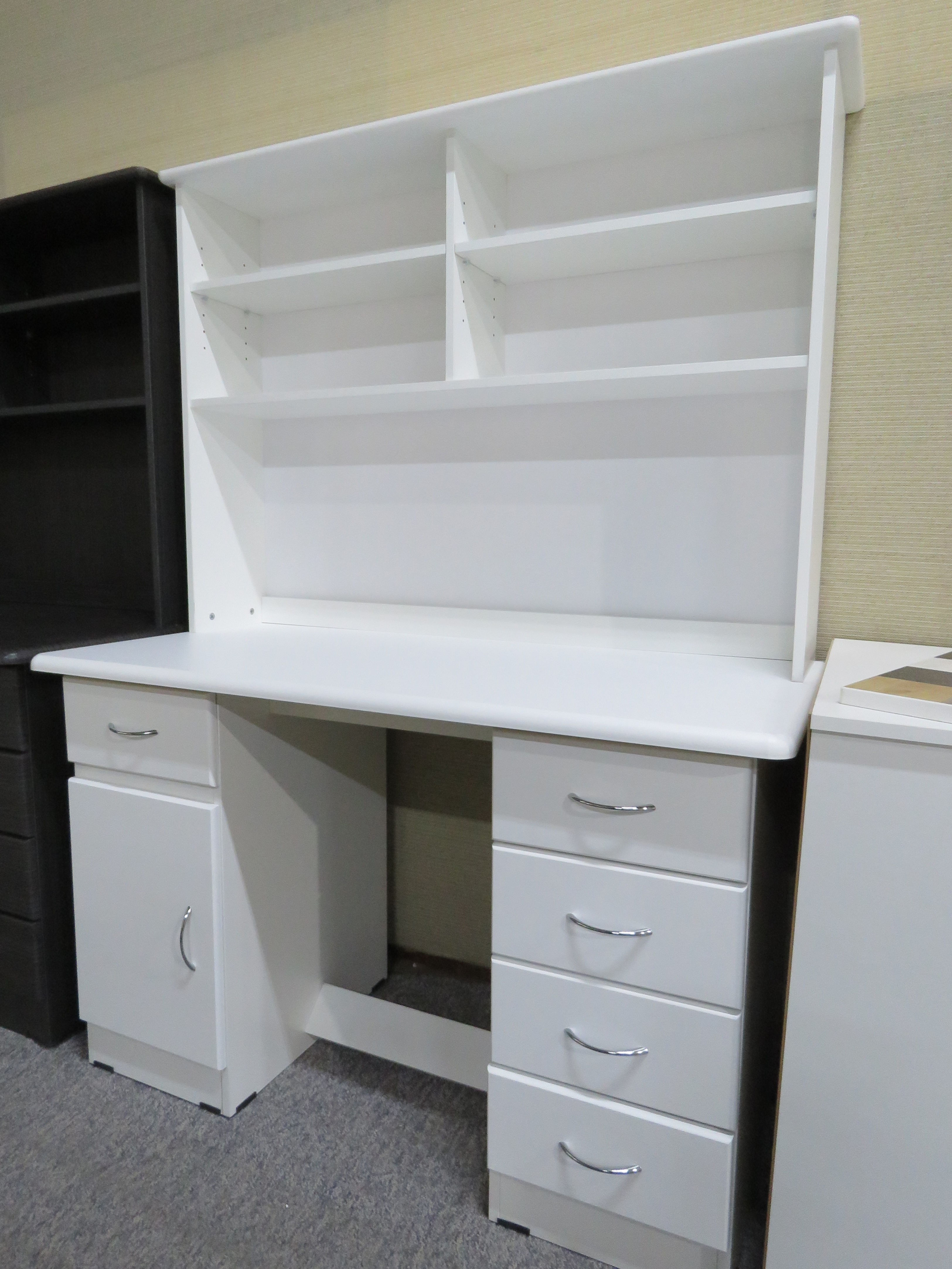 Windsor 4x2 Double Pedestal Desk with Hutch