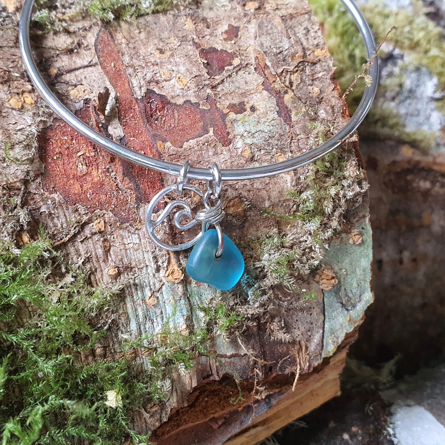 Sunshine Sterling Silver Bangle Bracelet, round 2mm w/ Sea glass and wave charm 