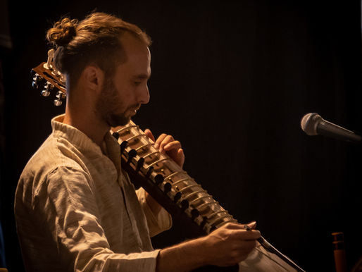 סאונד הילינג ונשימה מודעת: חוויה משולבת לשיפור הבריאות