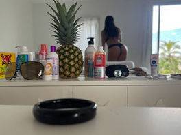 Spotting Swingers: The Hidden Symbolism Behind Black Rings and Pineapples