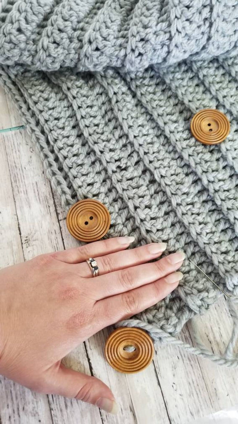 Thumbnail: Luxe Three Button Cowl Pattern