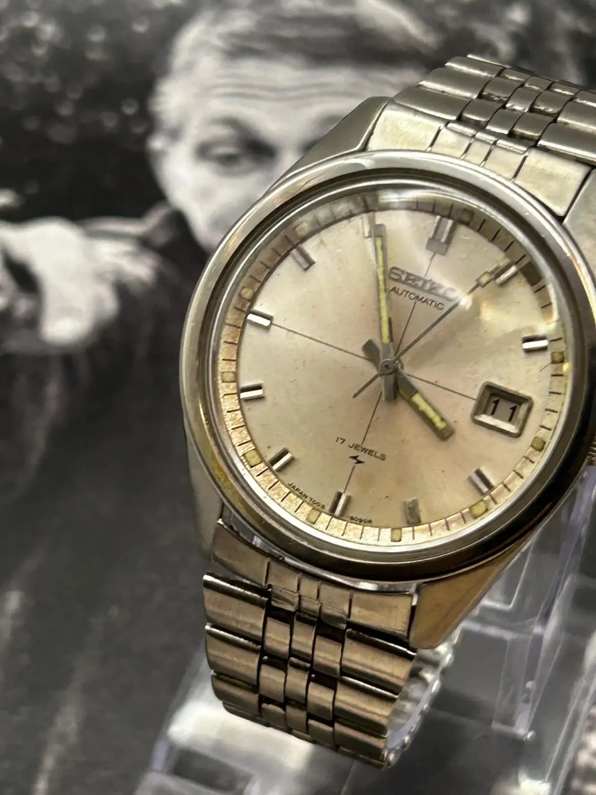 Vintage 1975 Seiko Auto Date 7005 8062 Cross Hairs