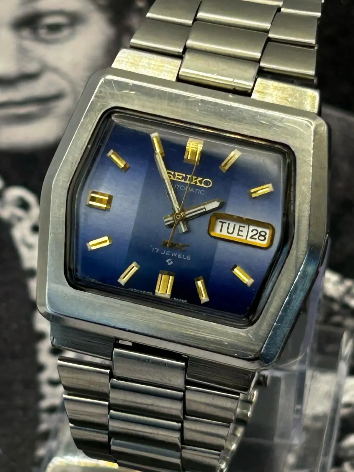 Vintage 1974 Seiko DX Automatic 17 Jewels 6106-5529 Blue Dial
