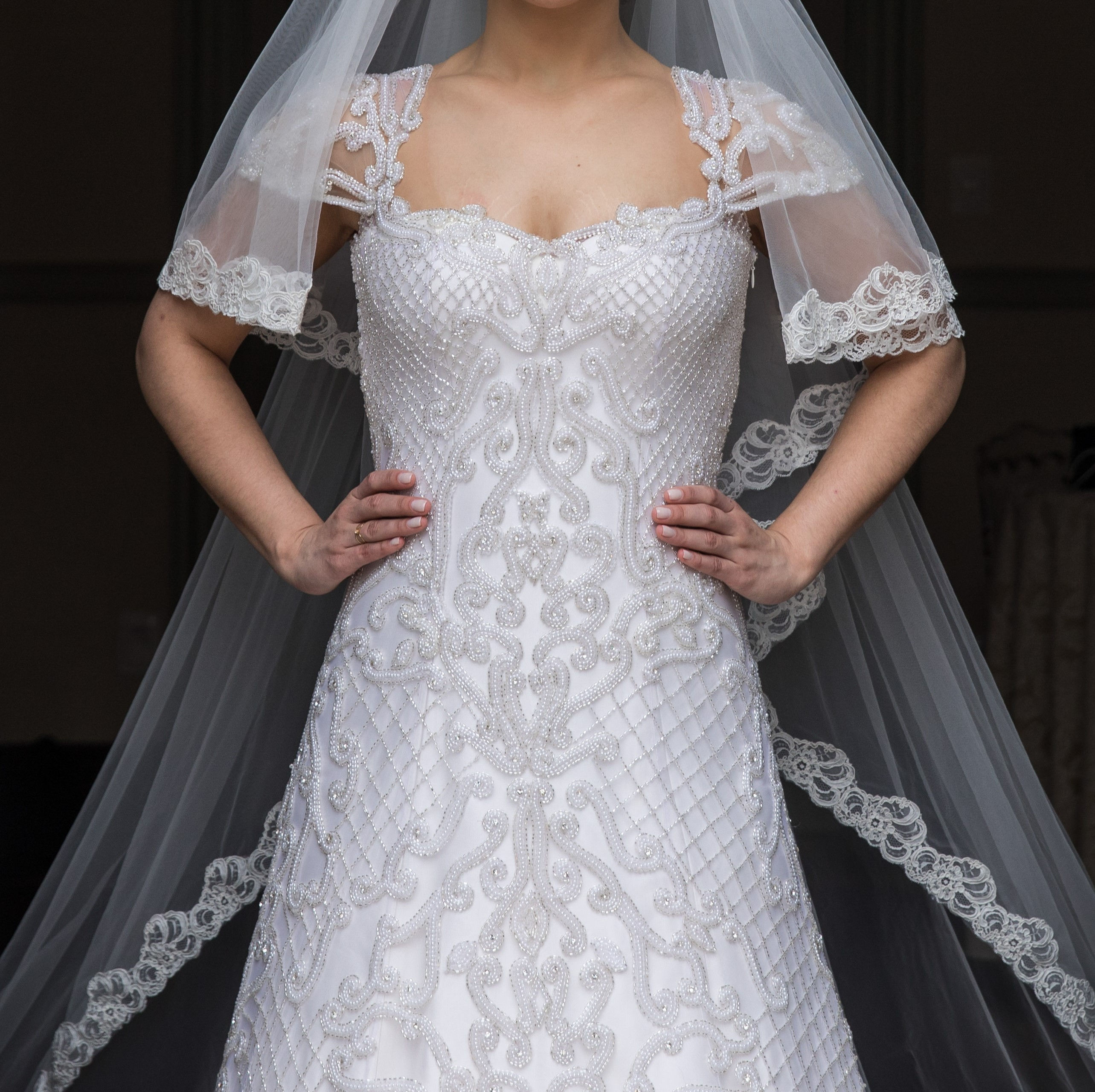 Vestido de noiva classico bordado de alta costura