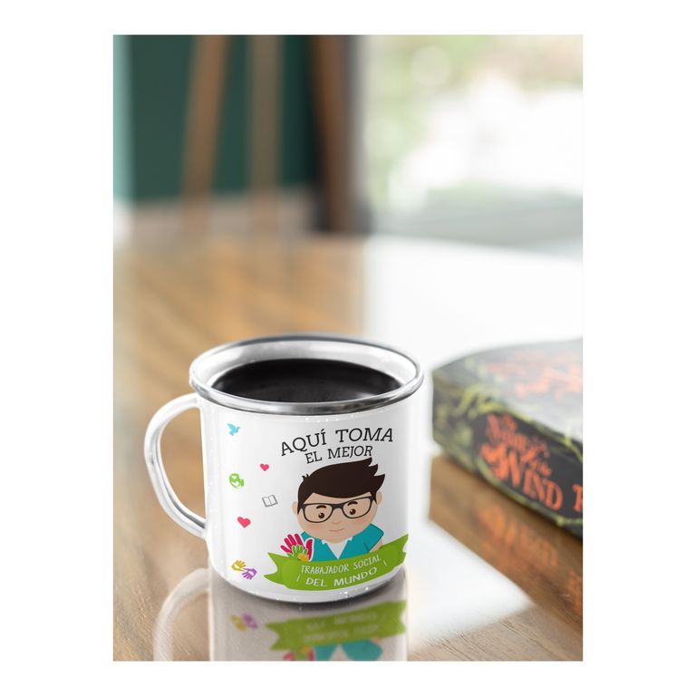 Taza Enlozada Entre Ayuda y Aromas de Café Trabajador Social