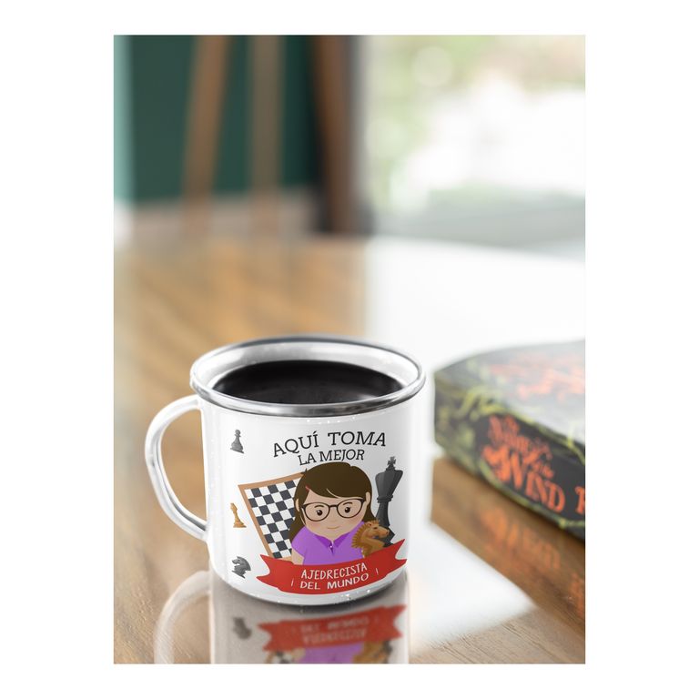 Taza Enlozada Día del Ajedrez - Estrategias y Reyes