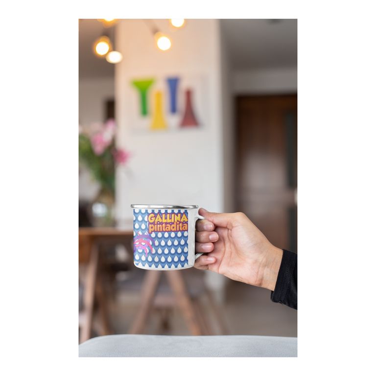 Taza Enlozada La Gallina Pintadita - Cantos y Colores