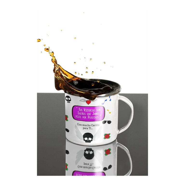 Taza Enlozada Estrella de Rock Femenina - Riffs y Rebeldía