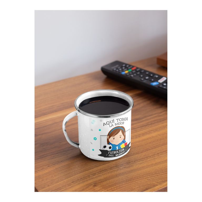 Taza Enlozada Entre Goles y Café - Vida de Futbolista M