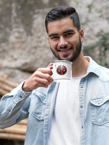 Taza Enlozada Aventuras Tejidas - Deadpool Y Spider-man Blanco Deadpool Vs
