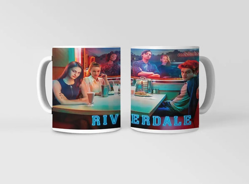 Taza Riverdale - Intrigas Y Aventuras Blanco