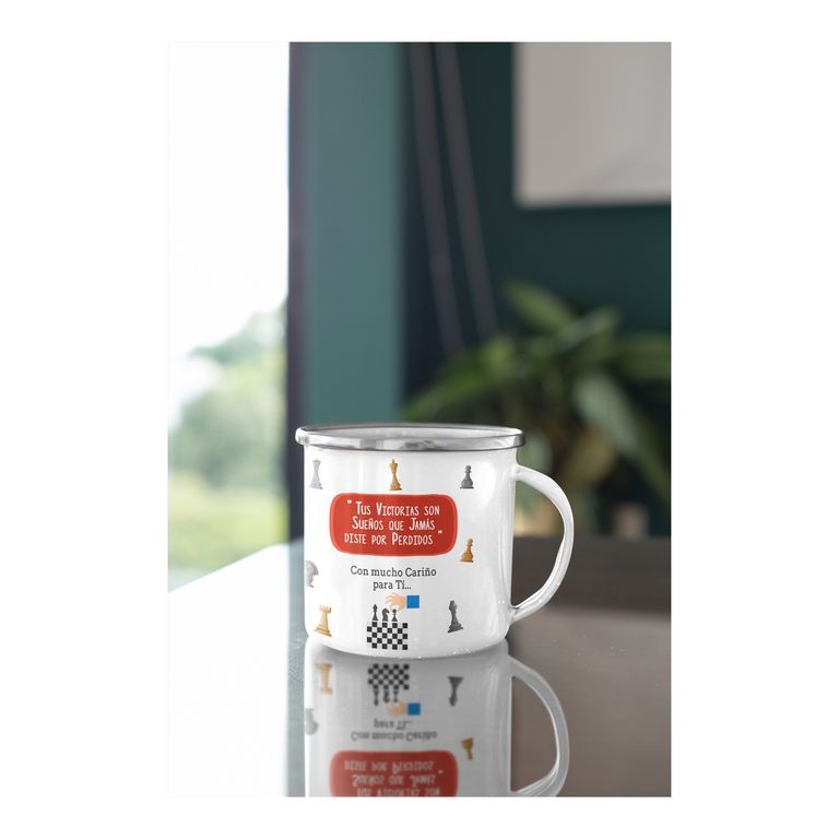Taza Enlozada Día del Ajedrez - Estrategias y Reyes