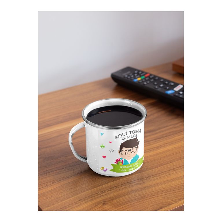Taza Enlozada Entre Ayuda y Aromas de Café Trabajador Social
