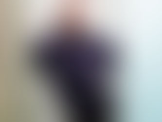 Emma Allegretti e suas figuras lúdicas e femininas