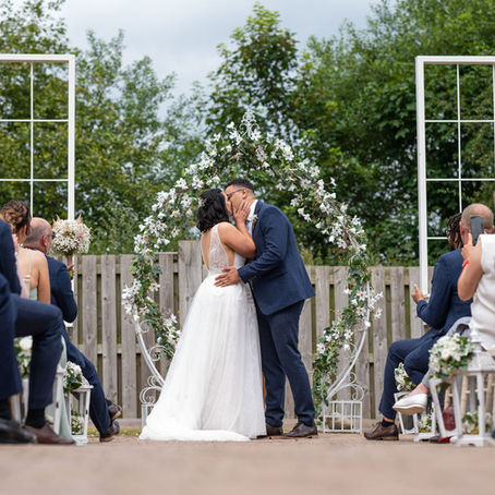 Alcumlow Wedding Barn: Mr & Mrs Haughton