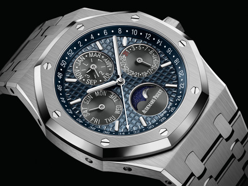 AUDEMARS PIGUET RELEASES A NEW ROYAL OAK PERPETUAL CALENDAR CRAFTED IN TITANIUM