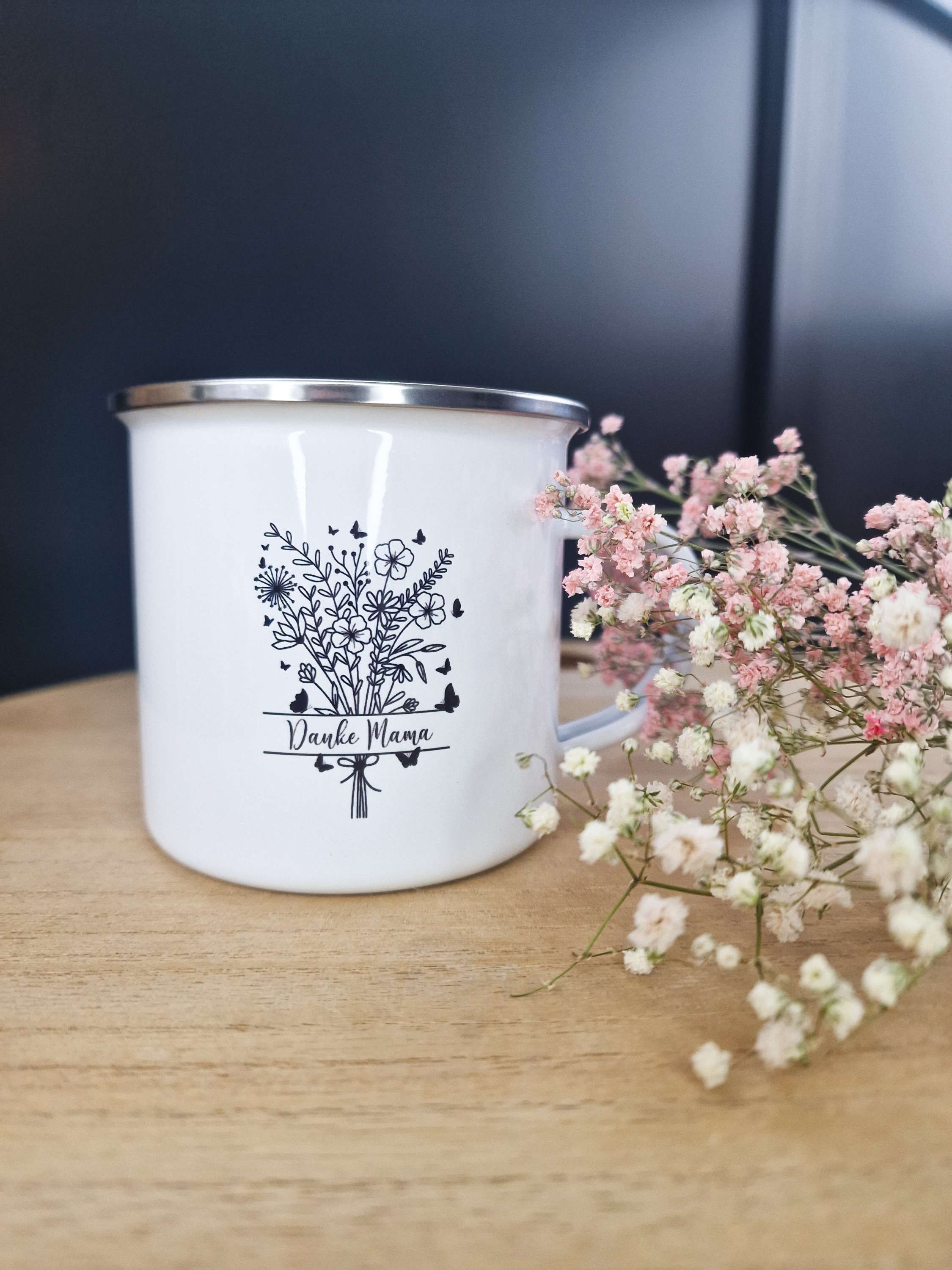 Emailletasse Blumenstrauß 