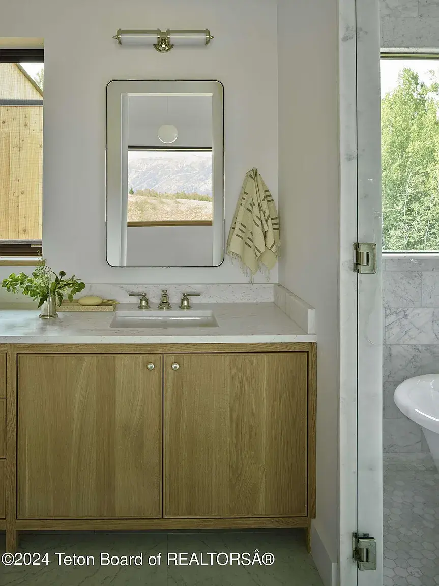Master Bath Trader