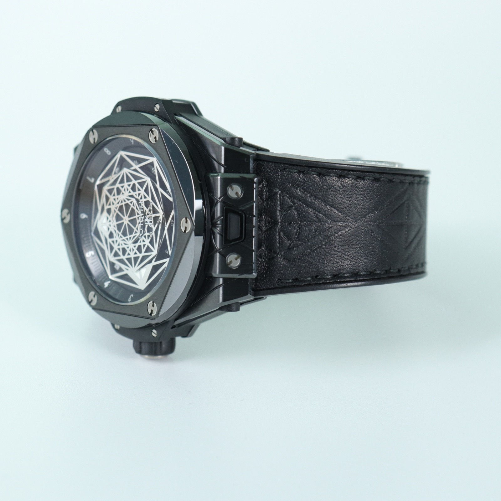 Hublot Big Bang Sang Bleu Black Magic Ref. 415.CX.1112.VR.MXM18