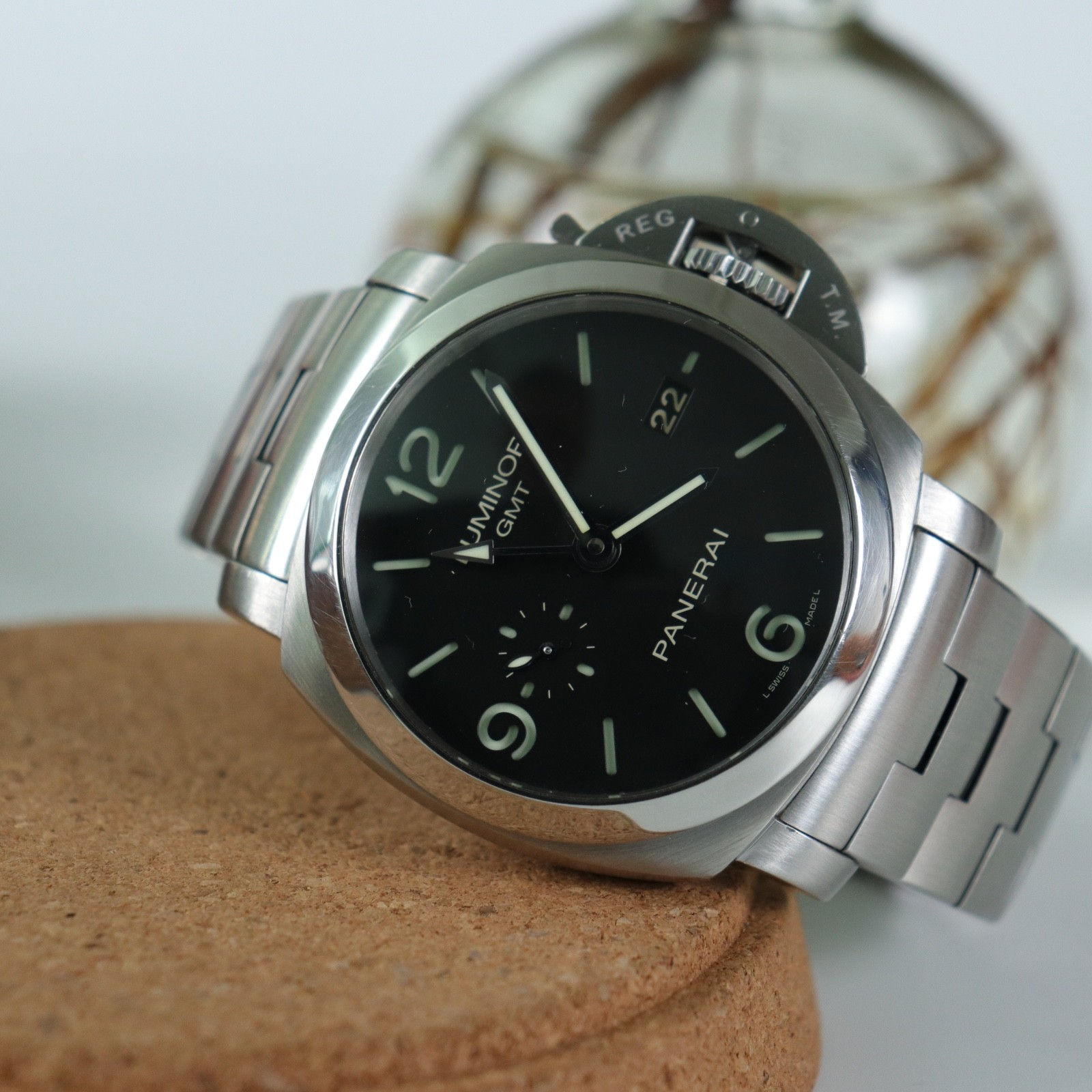 Panerai Luminor 1950 GMT Ref. PAM00329