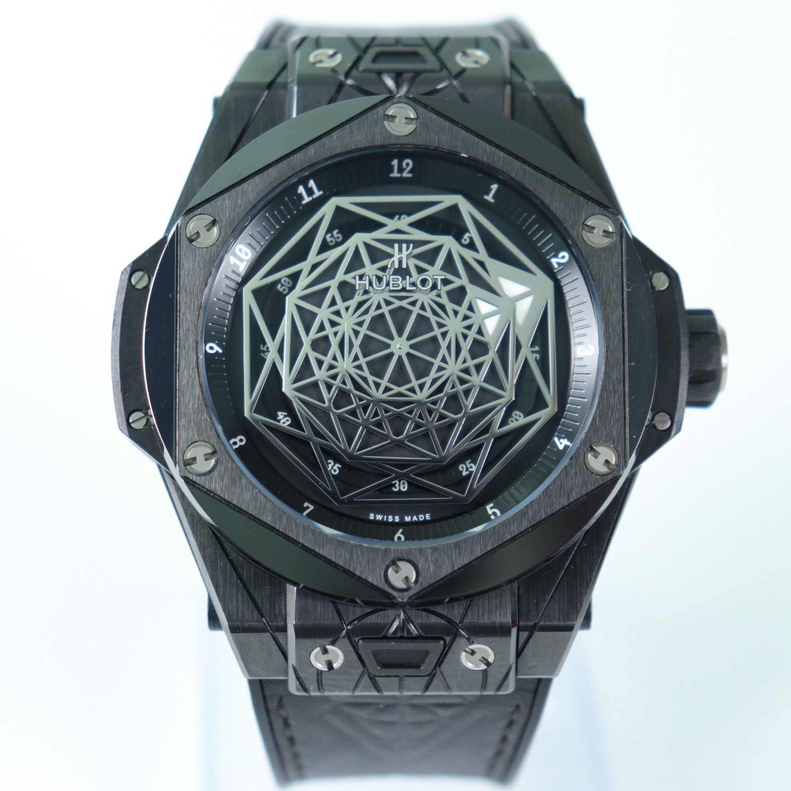 Hublot Big Bang Sang Bleu Black Magic Ref. 415.CX.1112.VR.MXM18